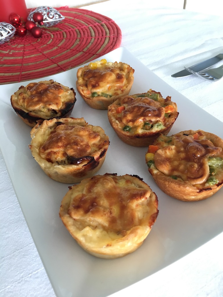 Crab and veggies mini pies