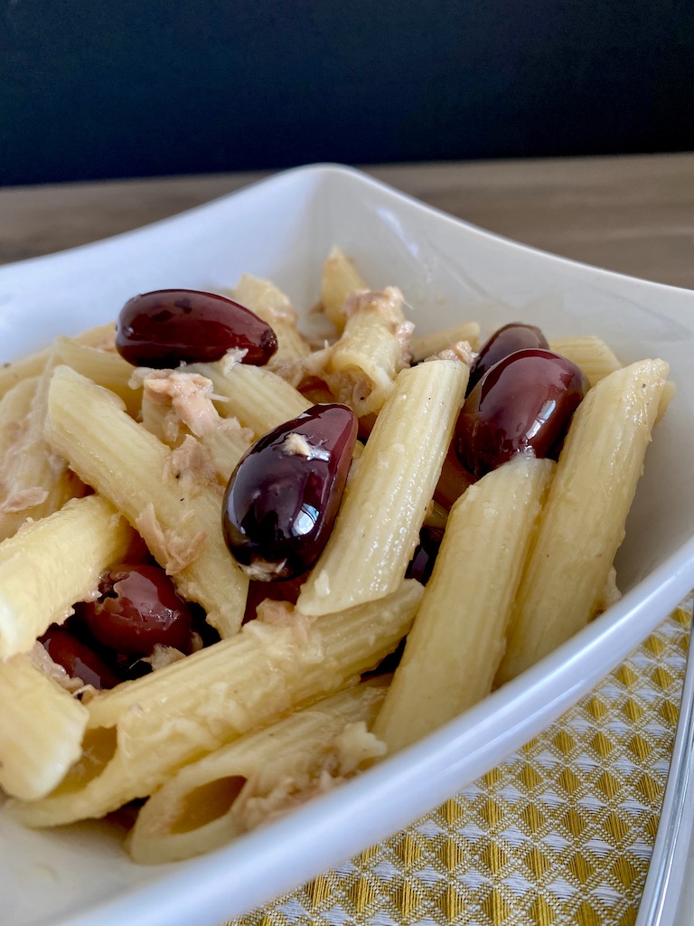 Penne with tuna and olives