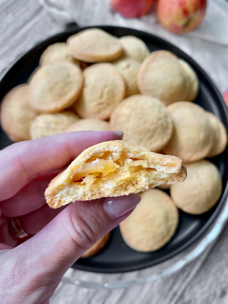 Biscotti cuor di mela – Cookies with apple filling
